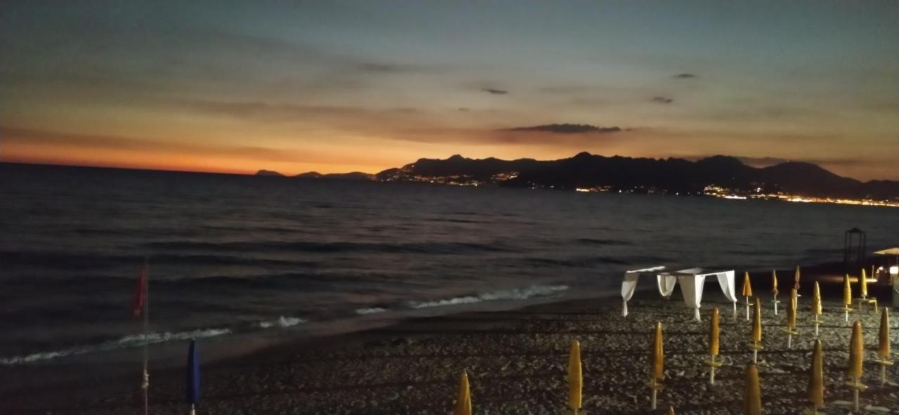 Casa Vacanze Dei Navigatori On The Sea Pontecagnano Dış mekan fotoğraf