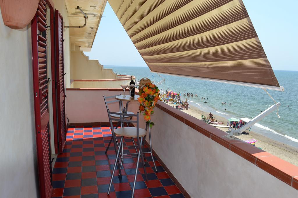 Casa Vacanze Dei Navigatori On The Sea Pontecagnano Dış mekan fotoğraf